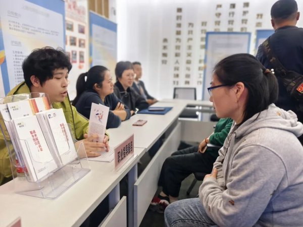 兴盛网 万里“15分钟就业服务圈”：岗位送上门、技能学到手，服务暖人心